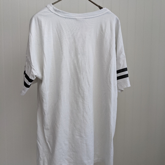 Oversized Nike shirt with floral detail - Picture 3 of 3